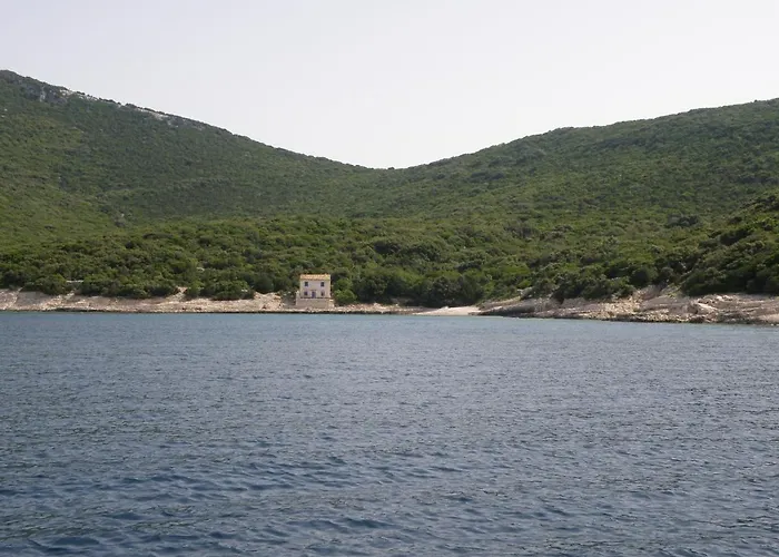 Tatil Evi Losinj House Robinson Vinodarska, Island Losinj *