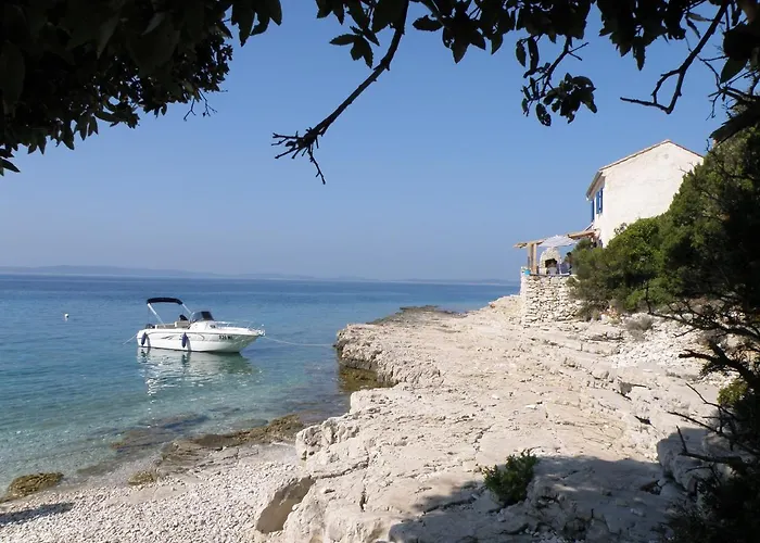 Tatil Evi Losinj House Robinson Vinodarska, Island Losinj *